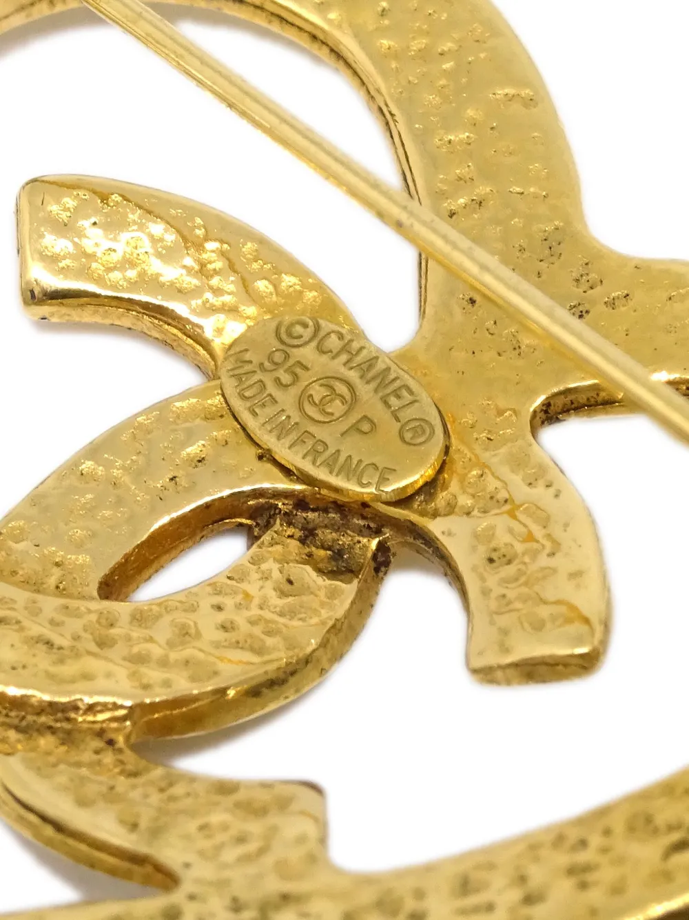 Pre-owned Chanel 1995 Gold Plated Cc Heart Brooch