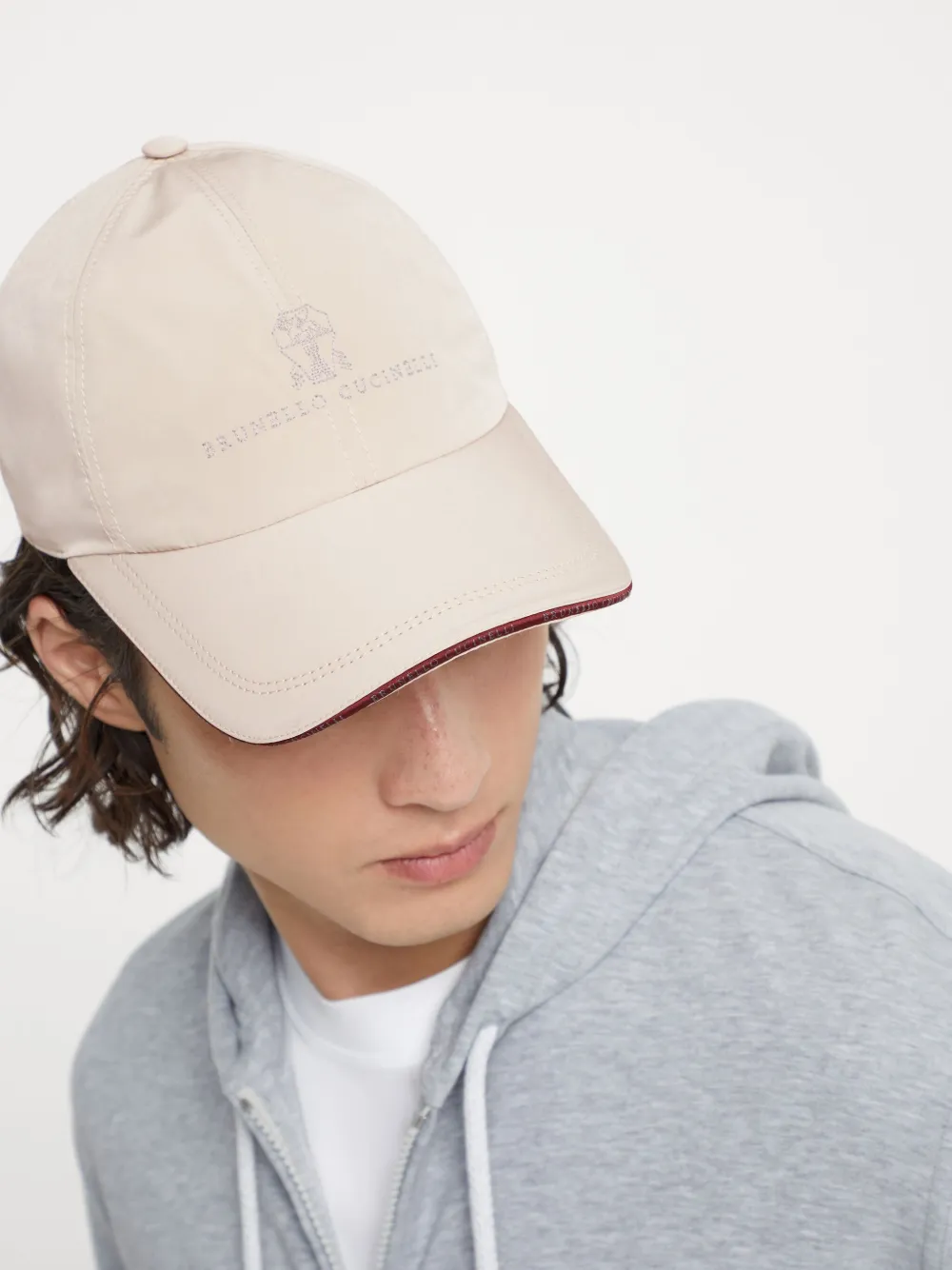 Brunello Cucinelli Pet met geborduurd logo Beige