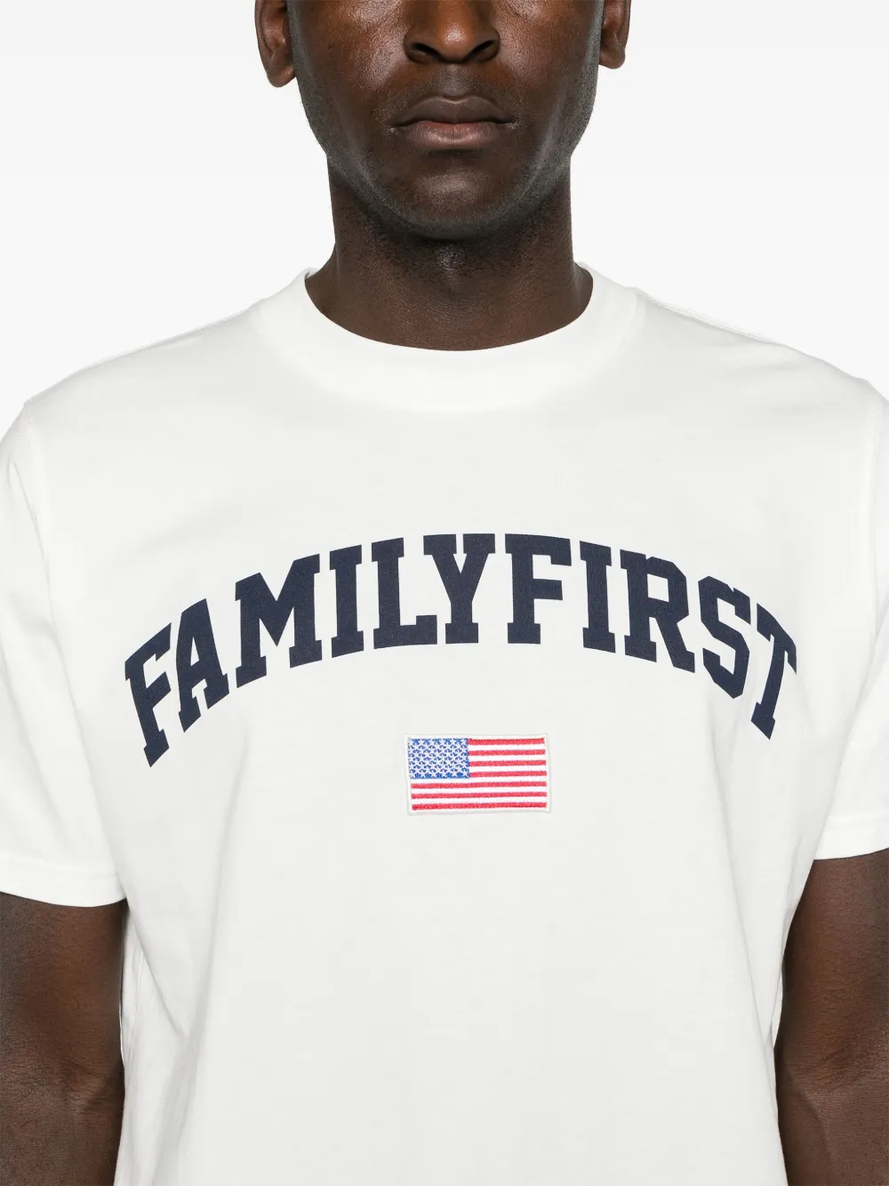 Family First T-shirt con stampa | Image 6
