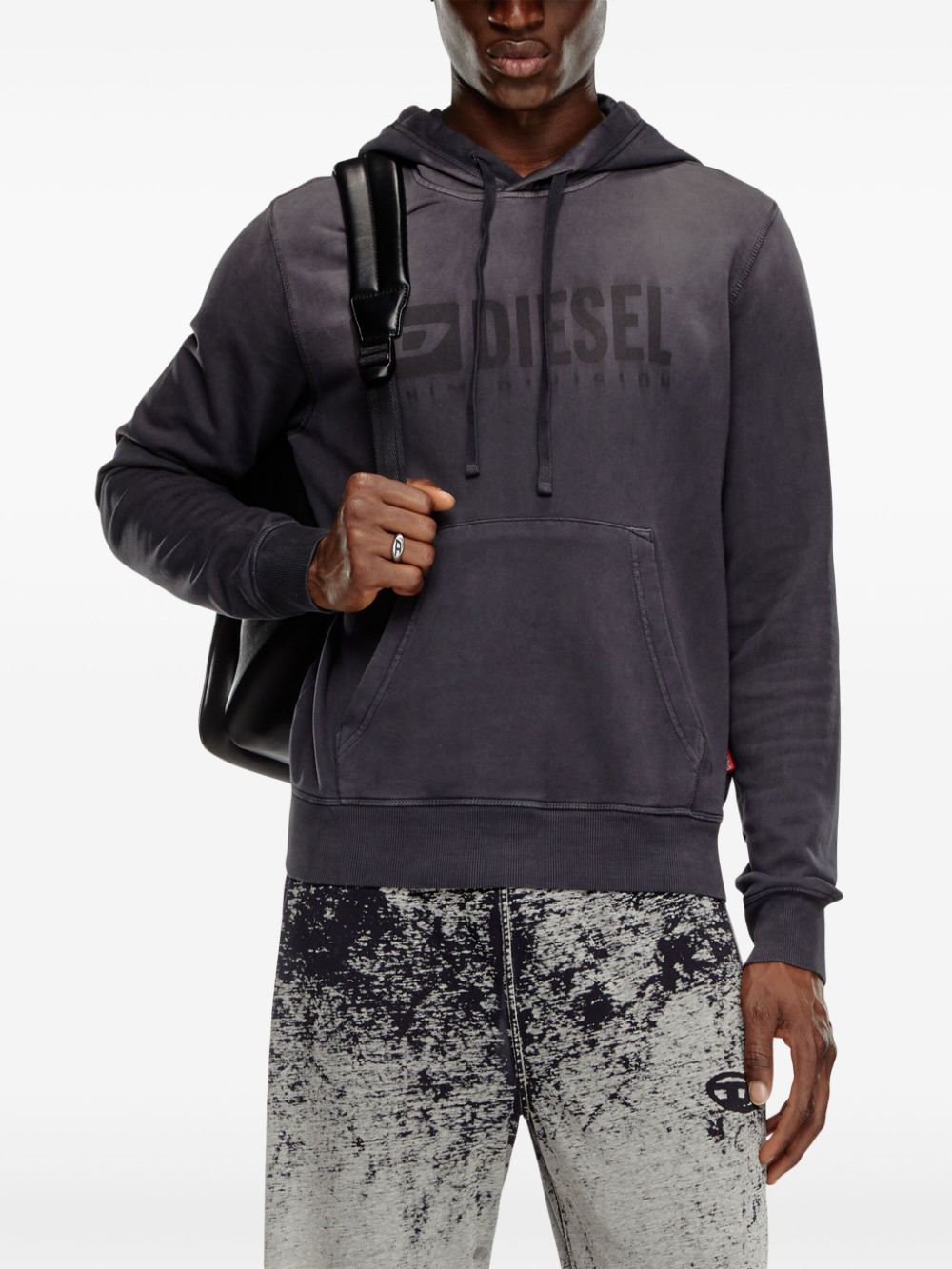 Shop Diesel Logo-print Organic Cotton Hoodie In 黑色