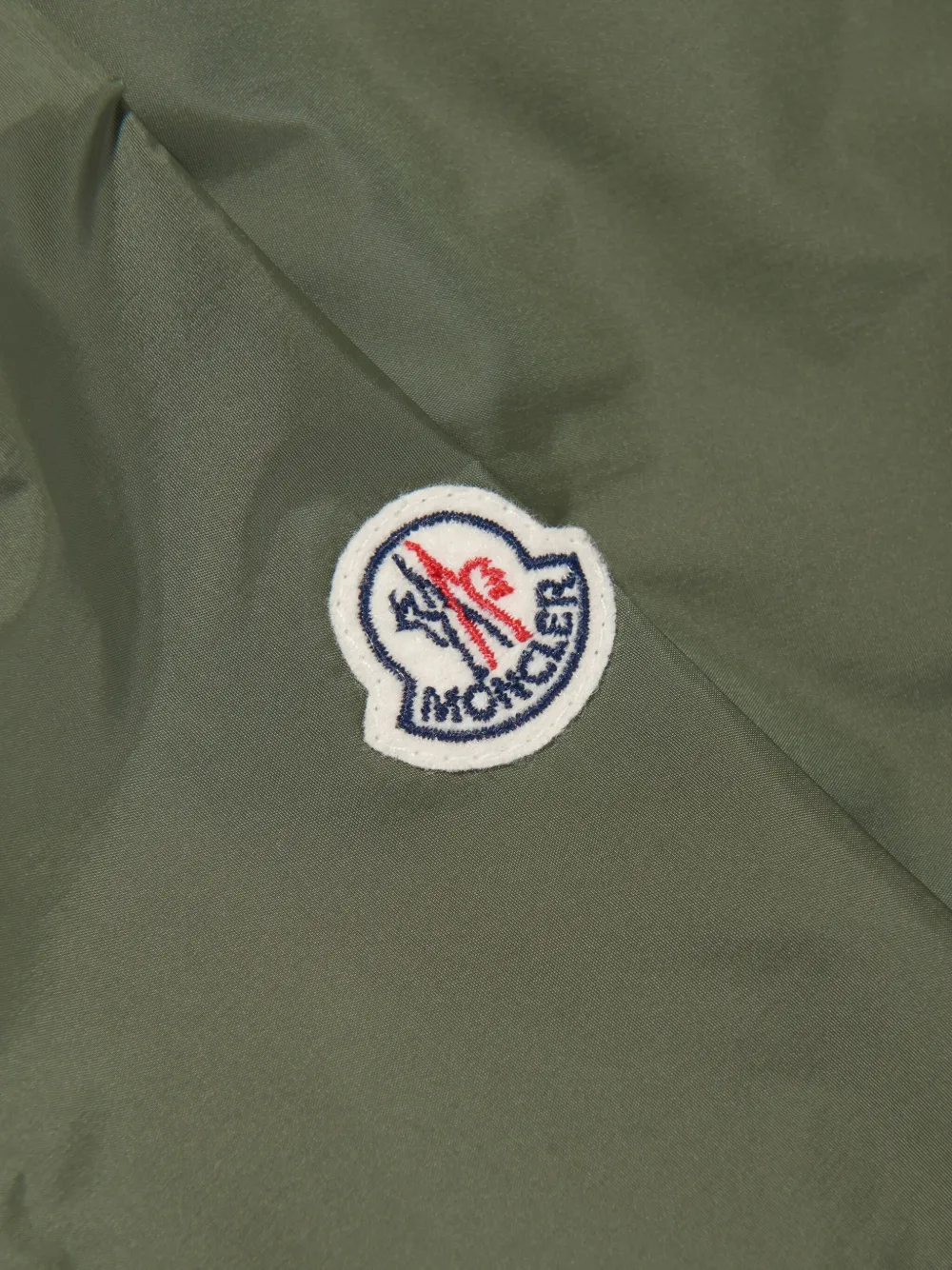 Moncler Enfant Jack met logoprint en capuchon Groen