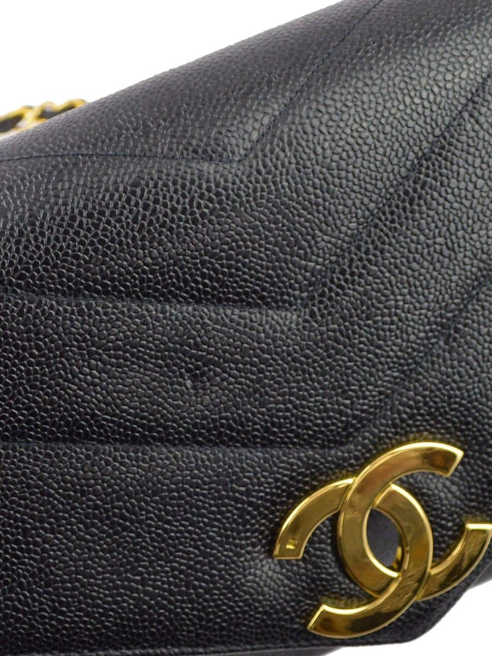 Pre-owned Chanel 1995 V Stitch Shoulder Bag In Black