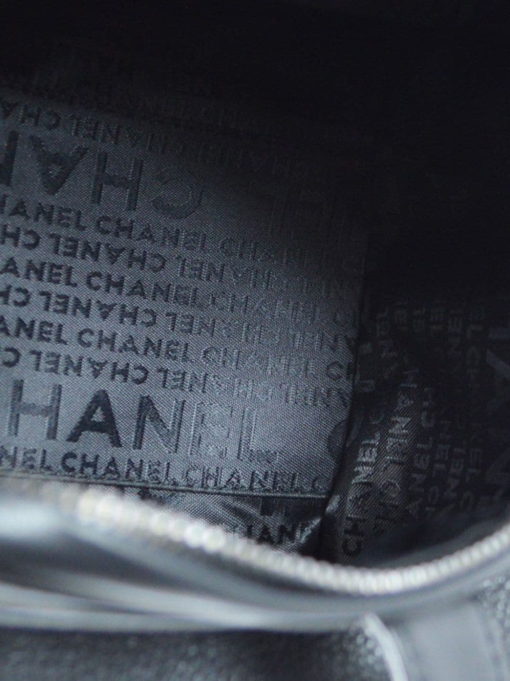 Pre-owned Chanel 两用皮质手提包（2003年典藏款） In Black
