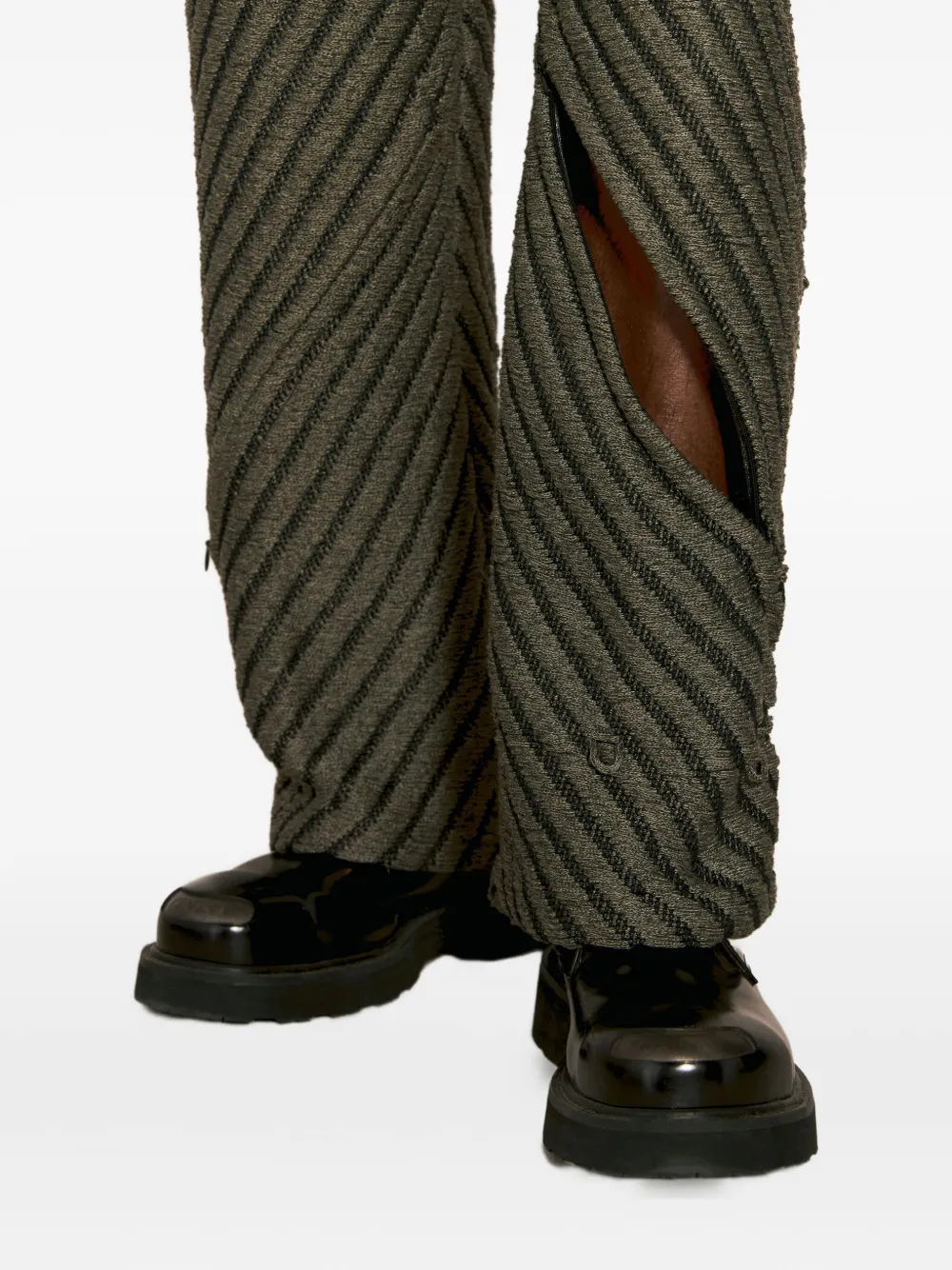 Isa Boulder diagonal-striped regular trousers Grijs