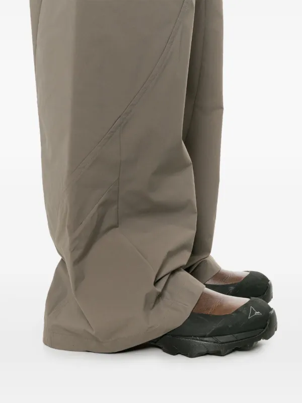 HELIOT EMIL パデッド ストレートパンツ | ブラウン | FARFETCH JP