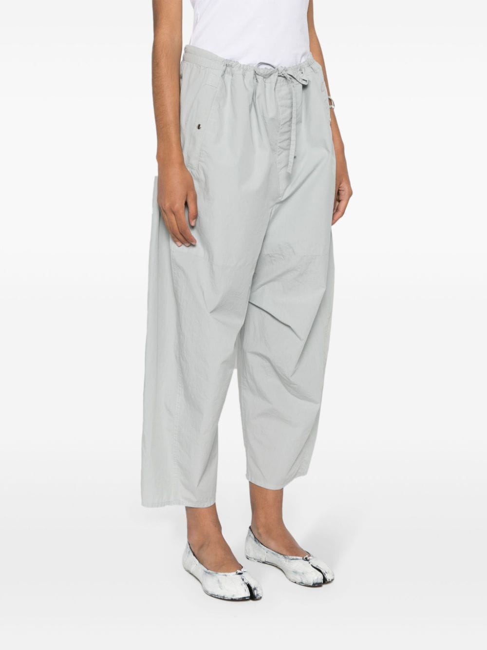 Shop Lemaire Drawstring-fastening Cropped Trousers In Grey