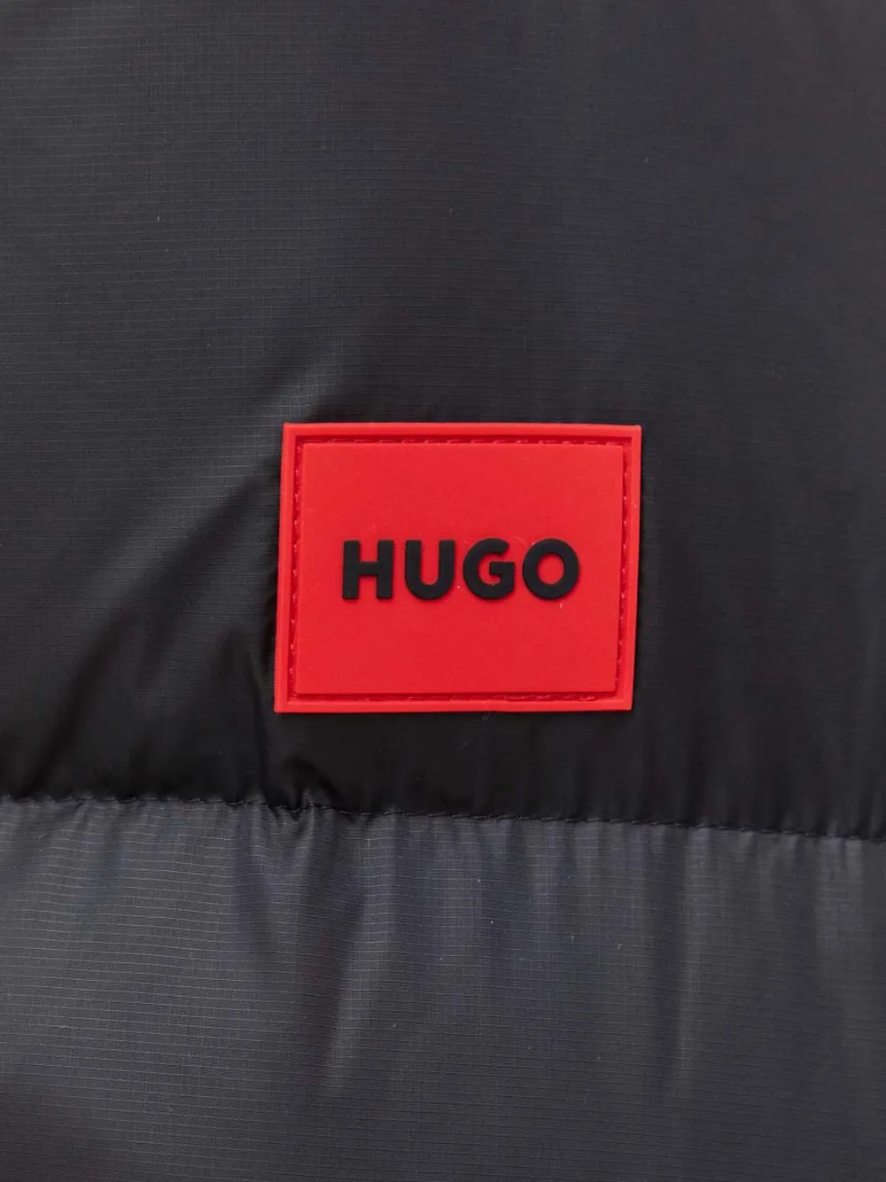 HUGO Jack met colourblocking en capuchon Rood