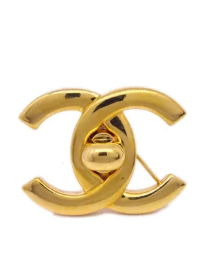 Chanel Pre-Owned ターンロックロゴ ブローチ 通販 - FARFETCH