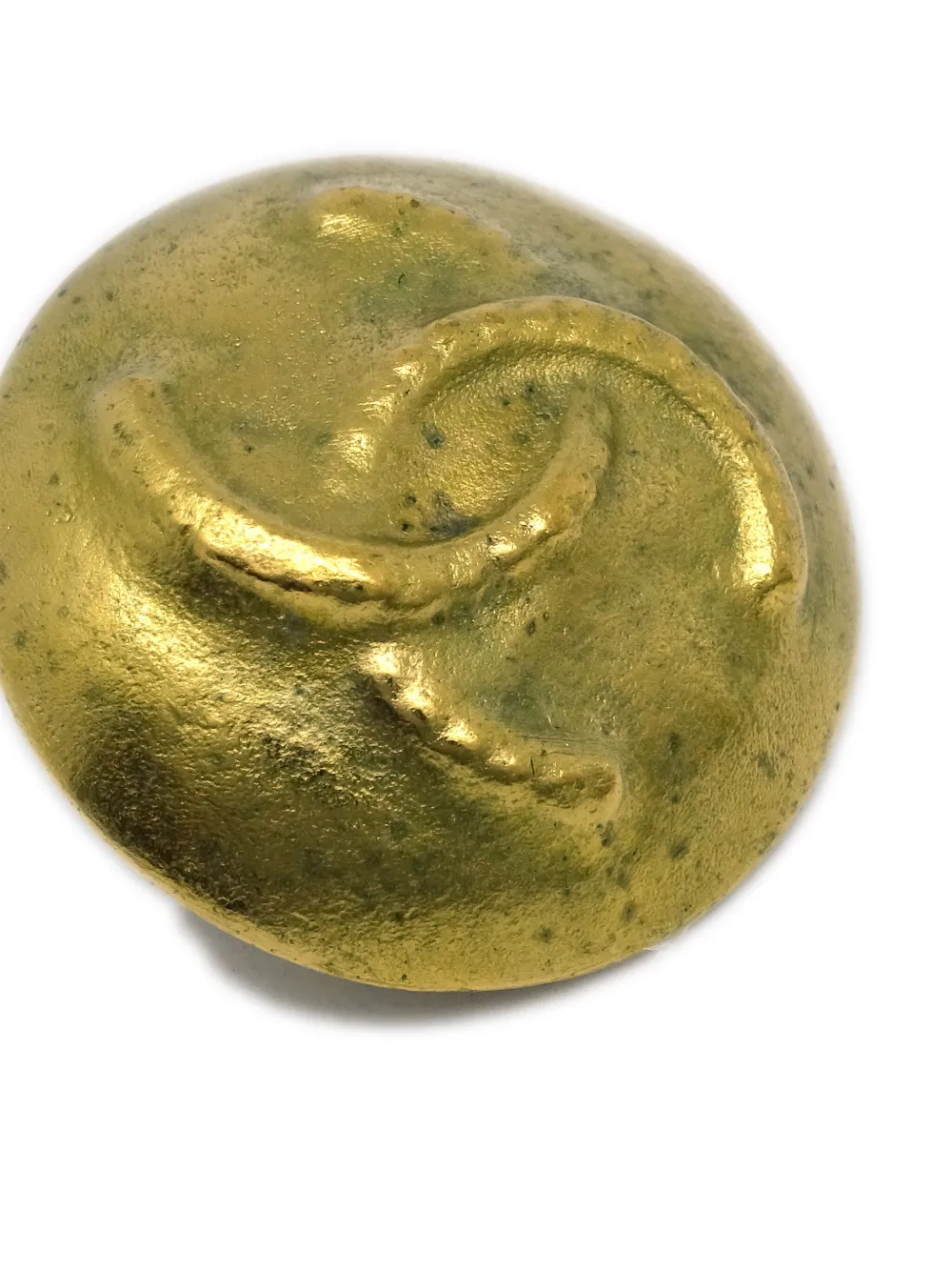 Pre-owned Chanel 1995 Cc Button Clip-on Earrings In Gold