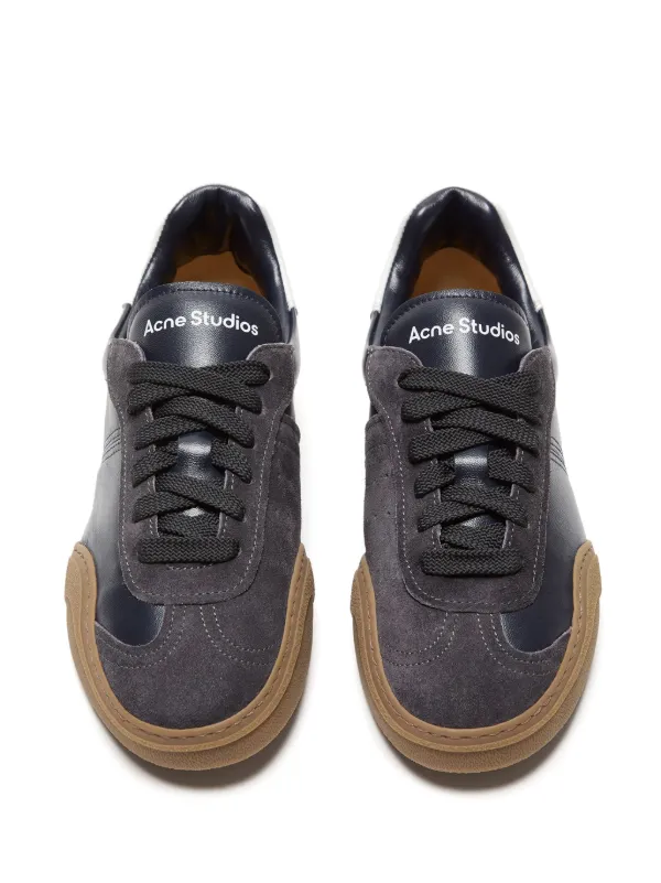 Acne Studios黒スエードシューズ Acne Studios Panelled low-top Sneakers | Black | FARFETCH