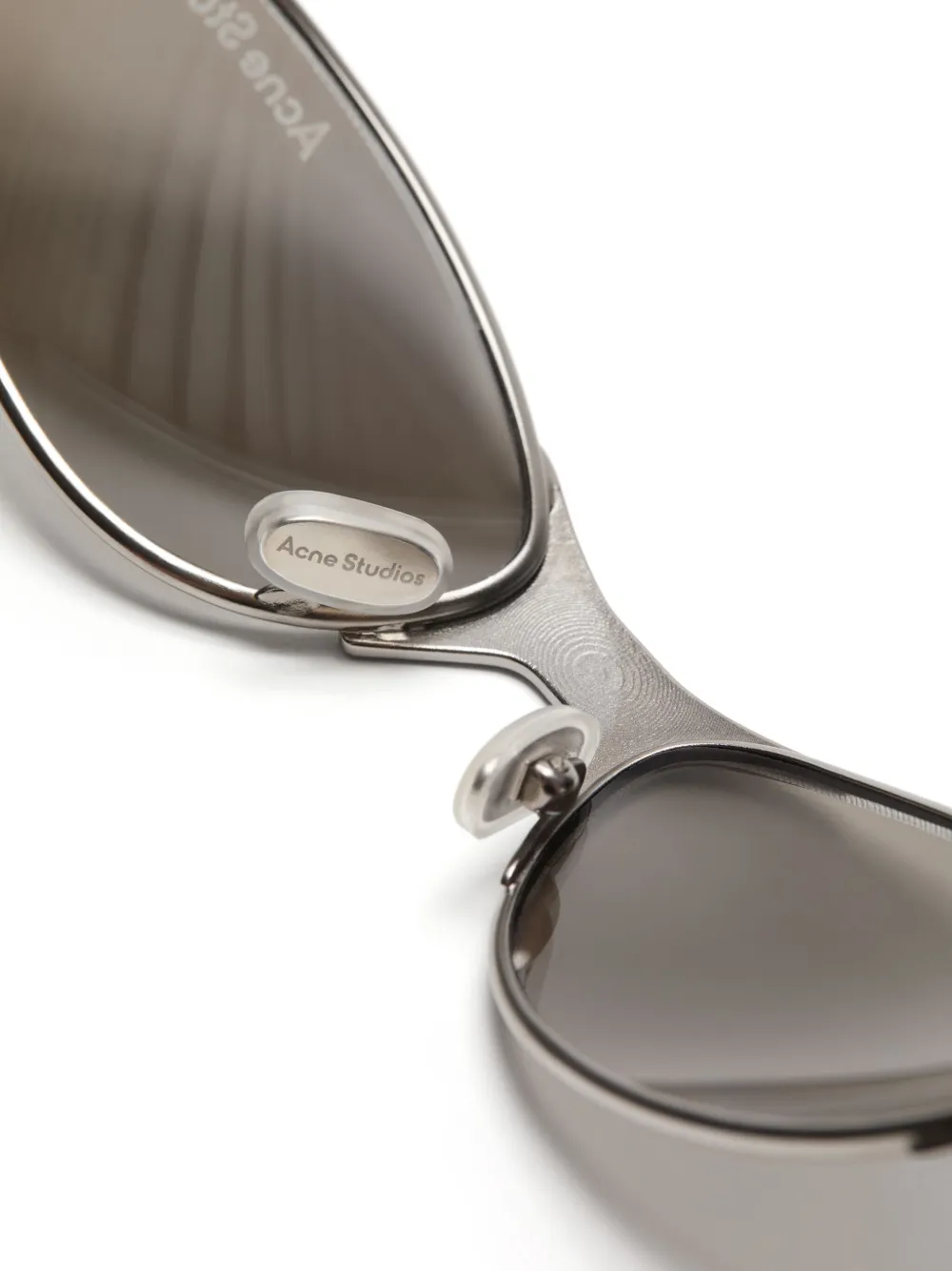 Acne Studios Zonnebril met schild montuur en bedel Zilver