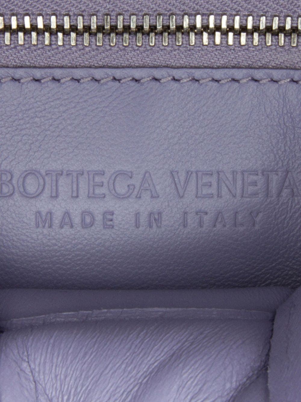 Pre-owned Bottega Veneta Intrecciato Padded Cassette 斜挎包（2019-2023年典藏款） In Purple