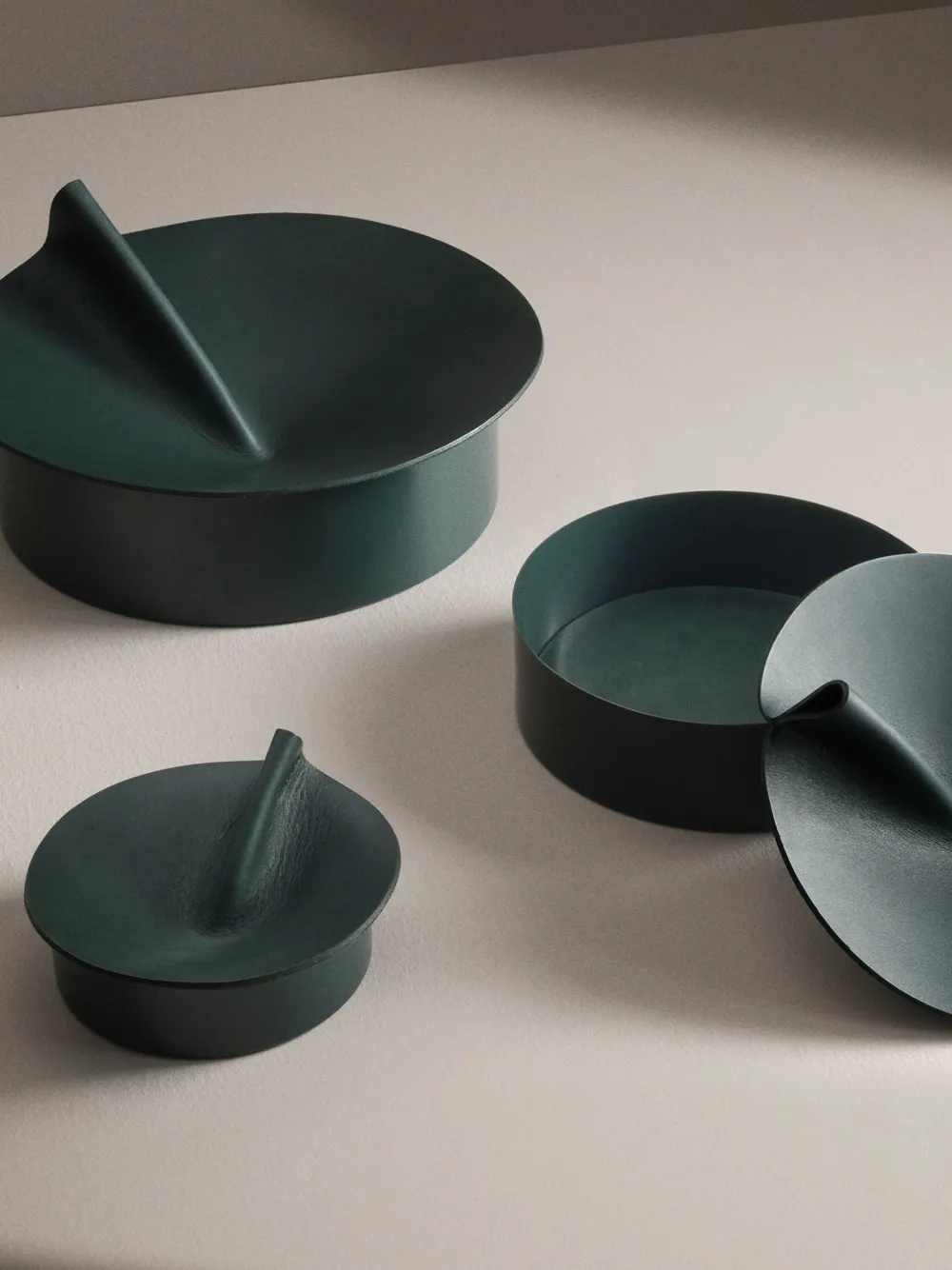 Uniqka Mini Rotonda Circular Trinket Box (8cm X 16cm) In Green