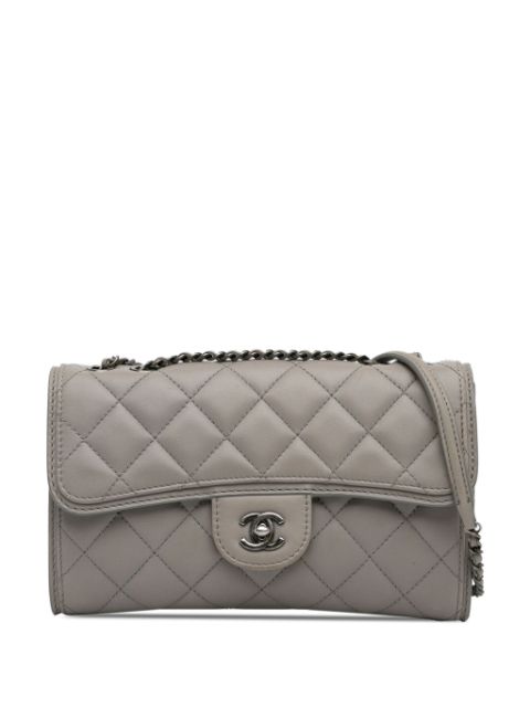 CHANEL 2013-2014 Mini Lambskin Flap crossbody bag Women