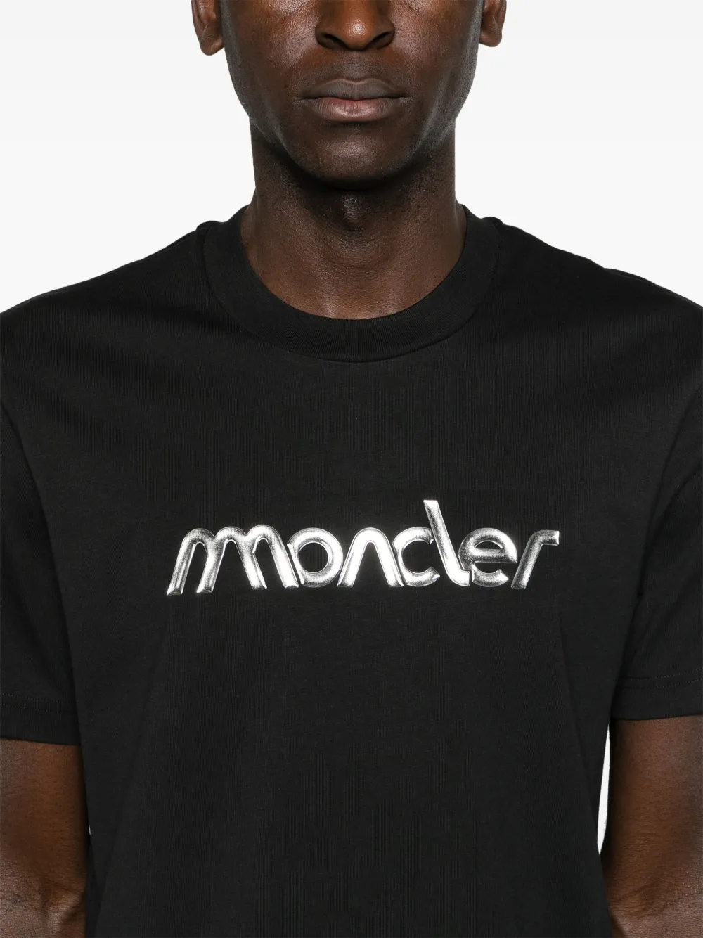 Moncler Katoenen T-shirt met logo-reliëf Zwart