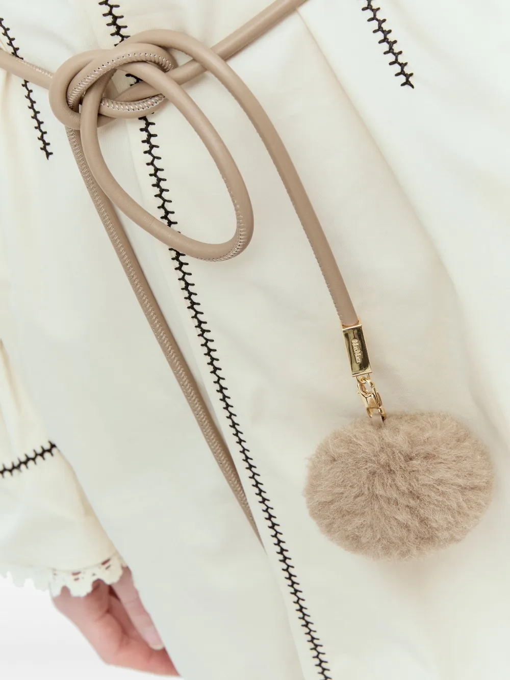 Max Mara Leren riem met pompon - Bruin