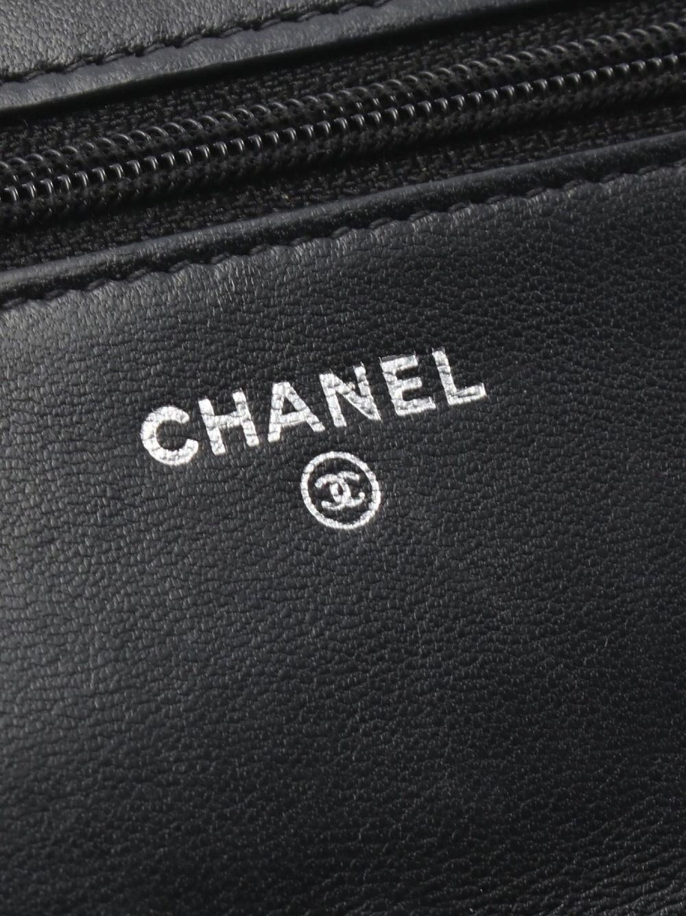 Pre-owned Chanel Cc 皮质搭链钱包（2014年典藏款） In Black