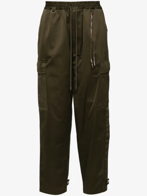 Mastermind World pantalones cargo con diseño ajustado