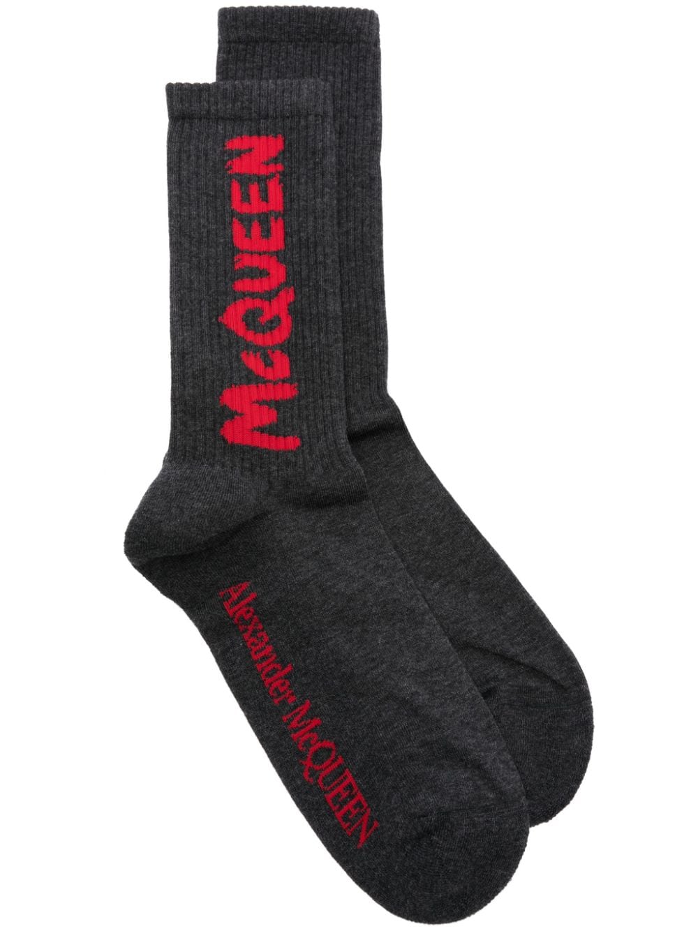 Alexander Mcqueen Intarsia-logo Ankle Socks In Grey