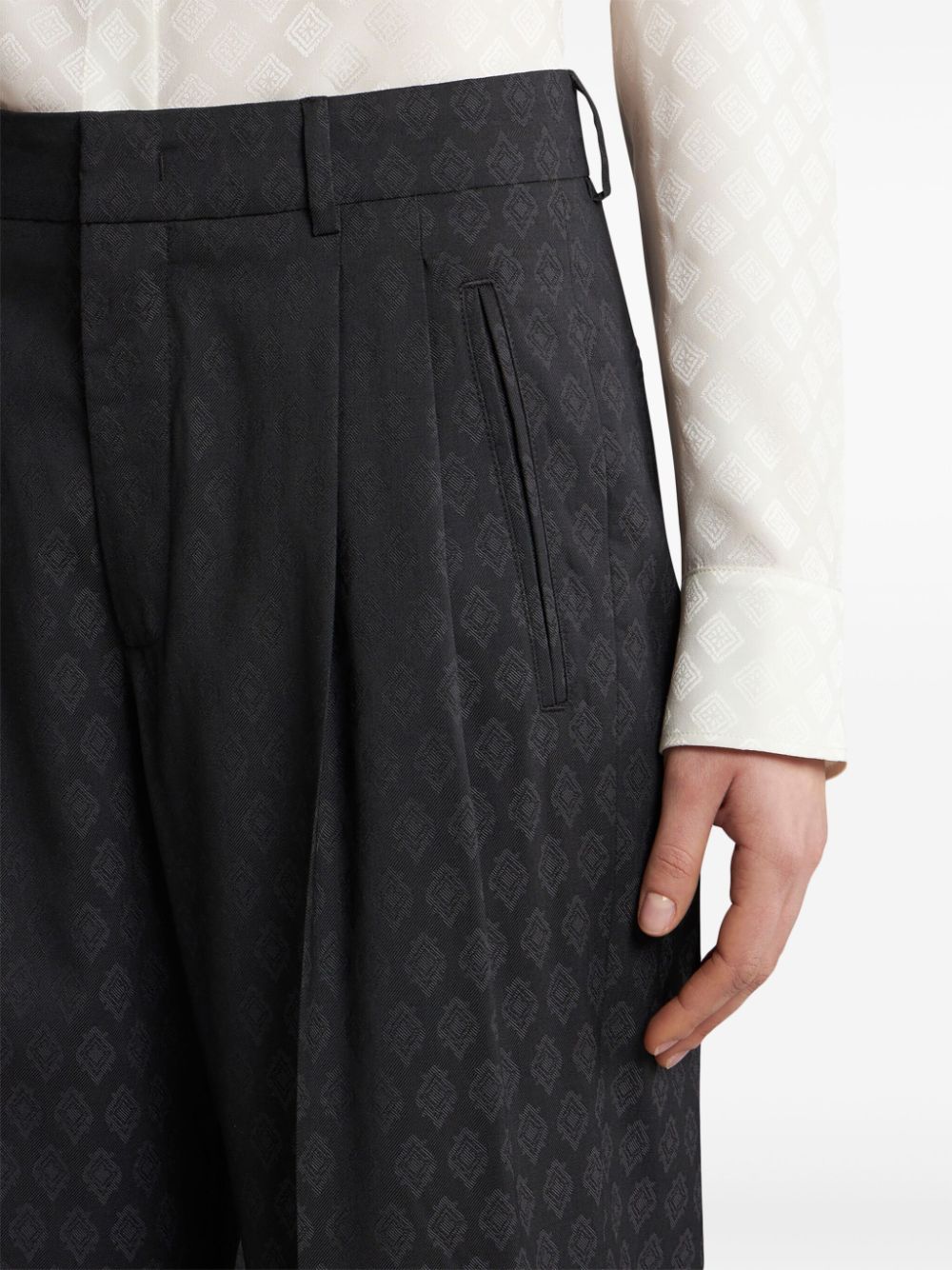 Shop Etro Patterned-jacquard Wool Trousers In Schwarz