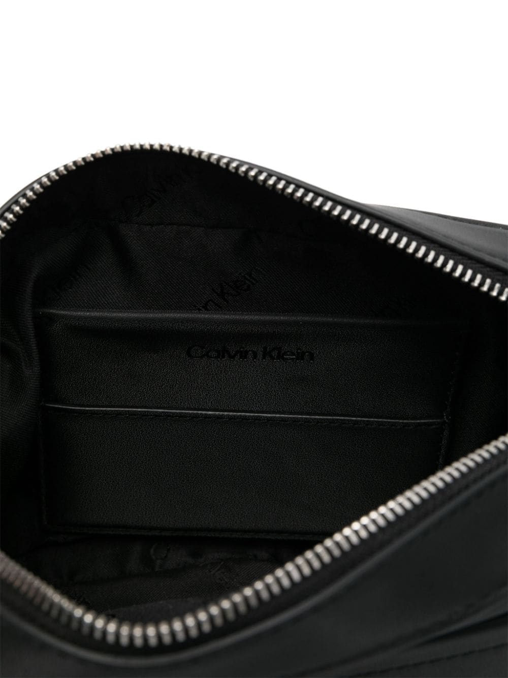 Shop Calvin Klein Must Convertible Shoulder Bag In Schwarz