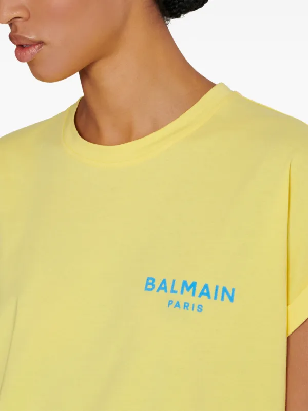 【BALMAIN】イエローロゴプリントホワイトTシャツ $398 BALMAIN Womens Flocked Logo Metallic Buttons White