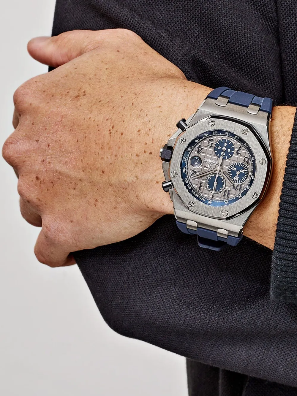 Image 2 of Audemars Piguet 2019 pre-owned Royal Oak Offshore Chronograph 42mm
