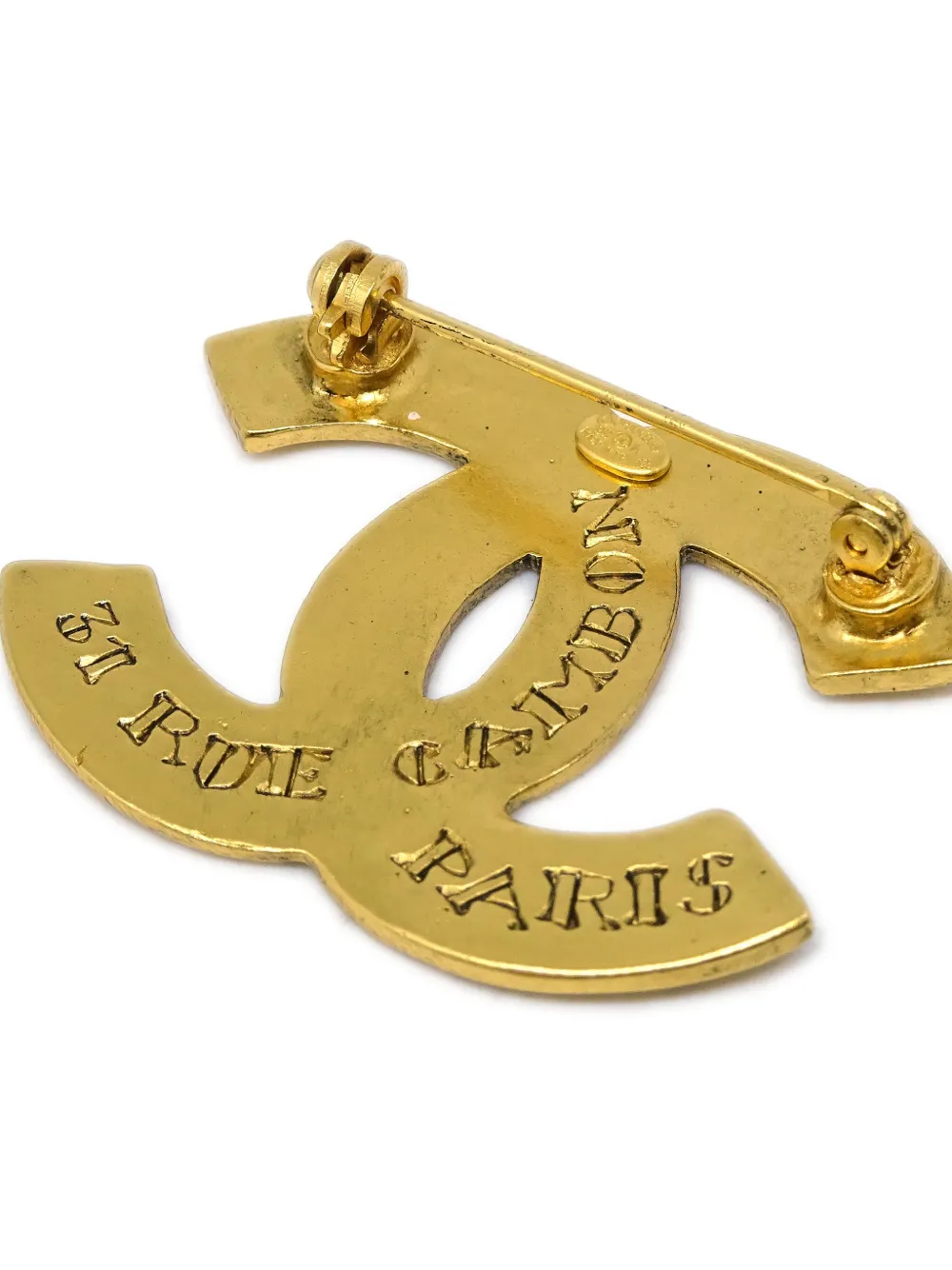 Pre-owned Chanel 1999 Cc Logo-engraved Brooch In Gold