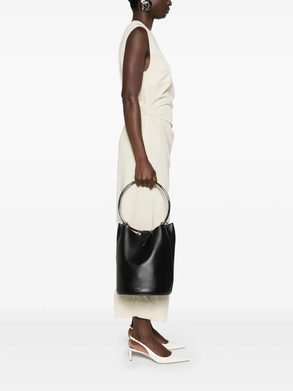 Alaïa large Ring bucket bag | Image 2