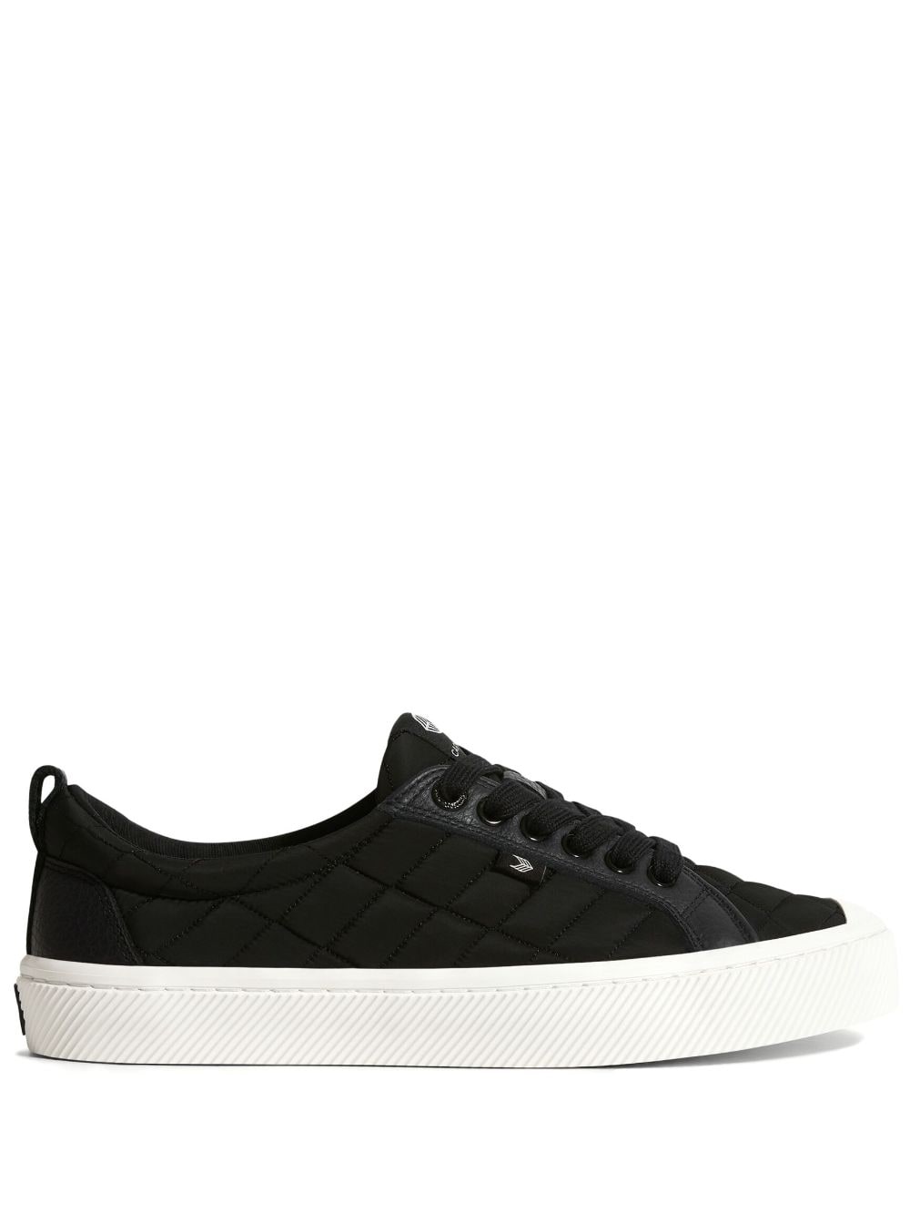 Cariuma Oca Low Quilted Lace-up Sneakers In Black
