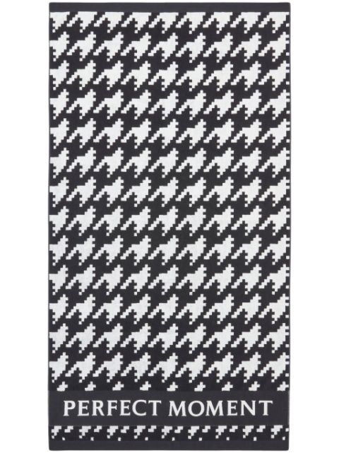 Perfect Moment houndstooth-print beach towel