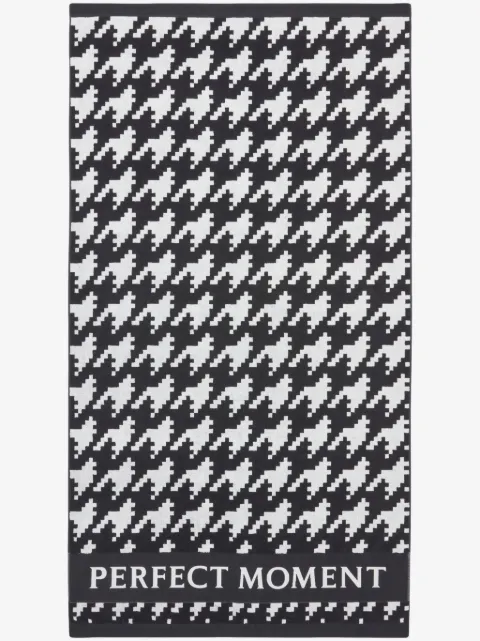 Perfect Moment houndstooth-print beach towel