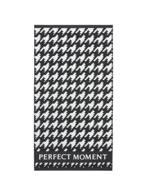 Perfect Moment houndstooth-print beach towel
