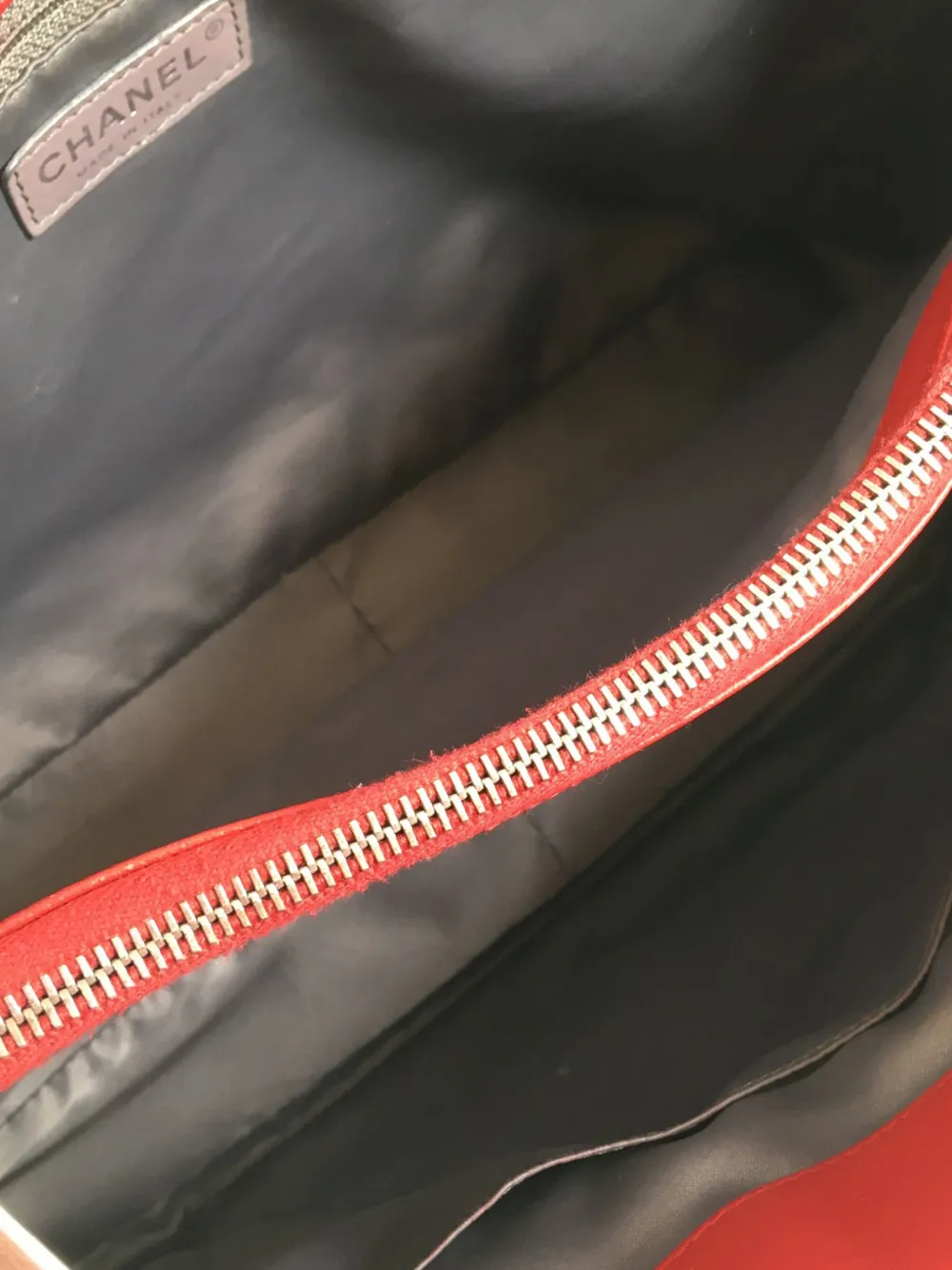 CHANEL Pre-owned 2011 Caviar Grand Shopping Tote Bag In Red