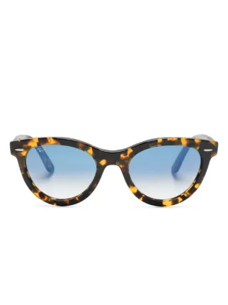 Ray-Ban