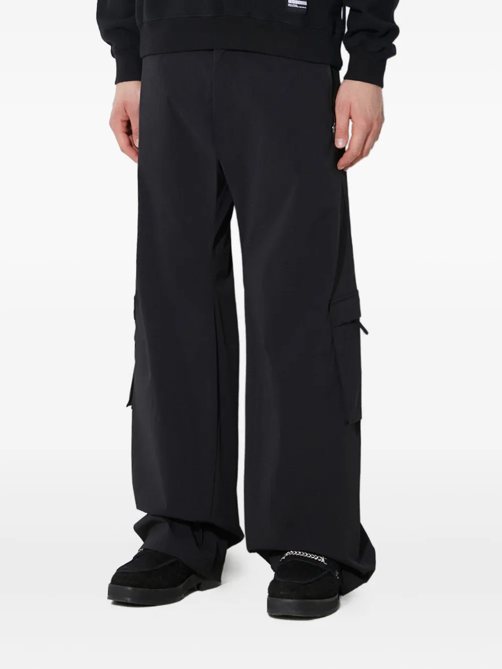 Han Kjobenhavn Cargo-pocket Trousers In Black