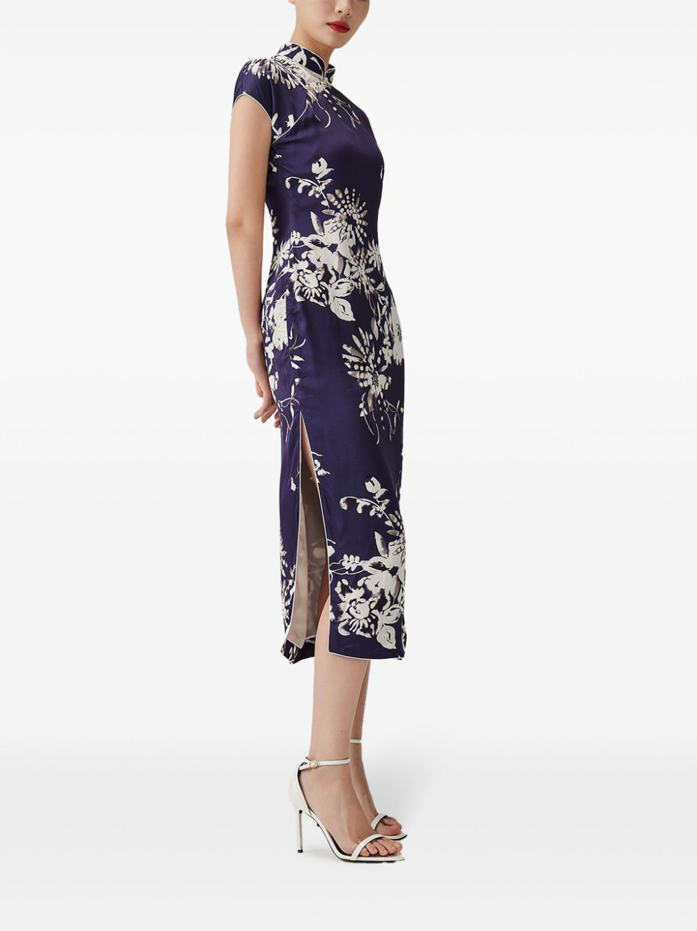 Shop Shanghai Tang Shukui Floral-print Cotton Midi Dress In Blau