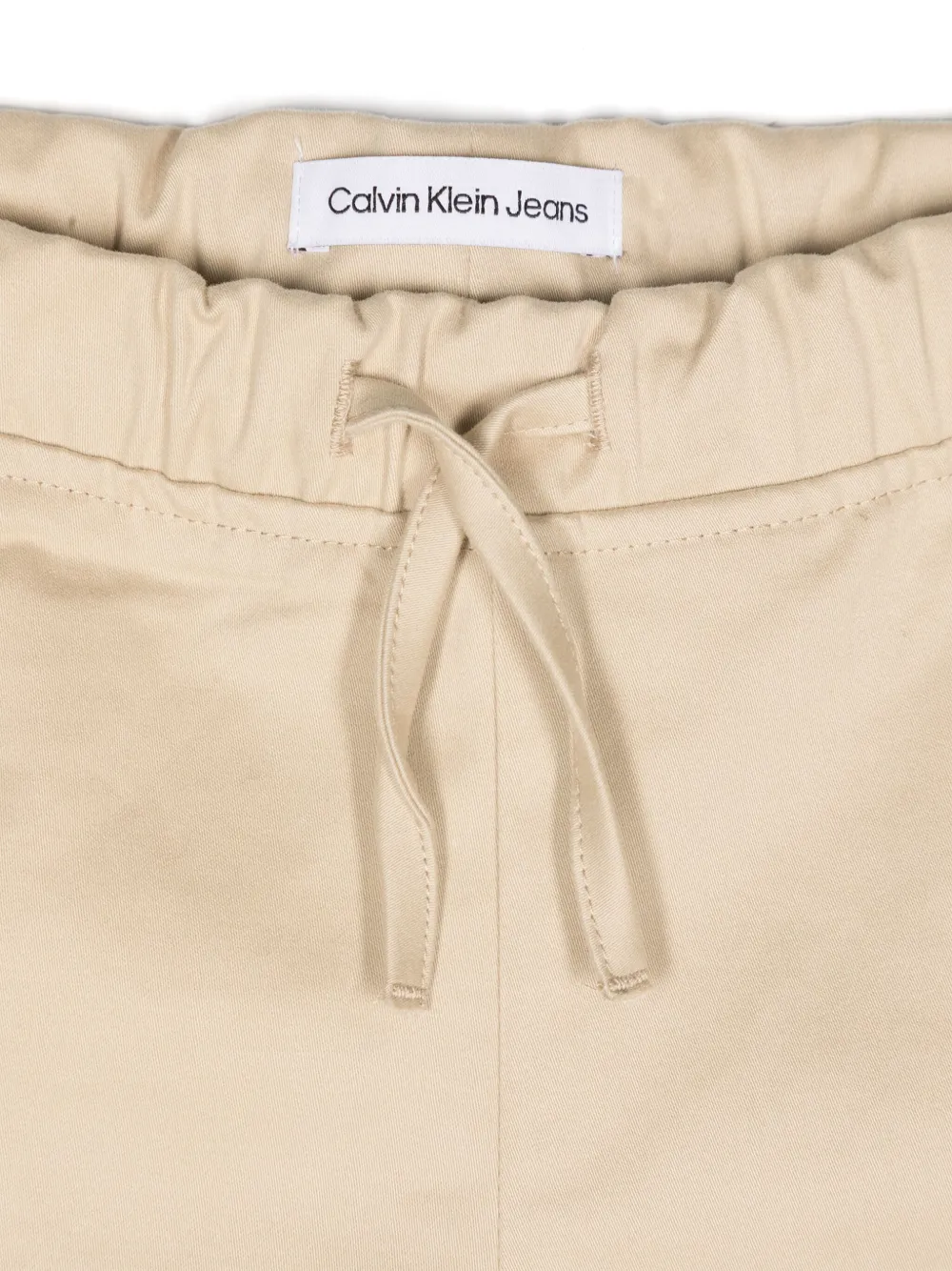 Calvin Klein Kids Cargo broek met toelopende pijpen en geborduurd logo Beige