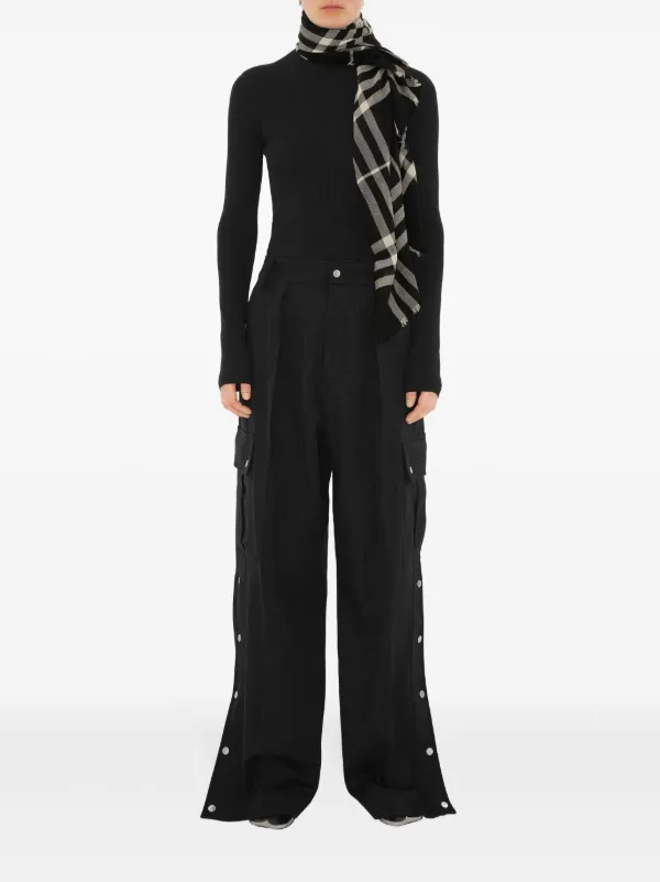Burberry Cachecol De Lã Xadrez GG | Preto | FARFETCH BR