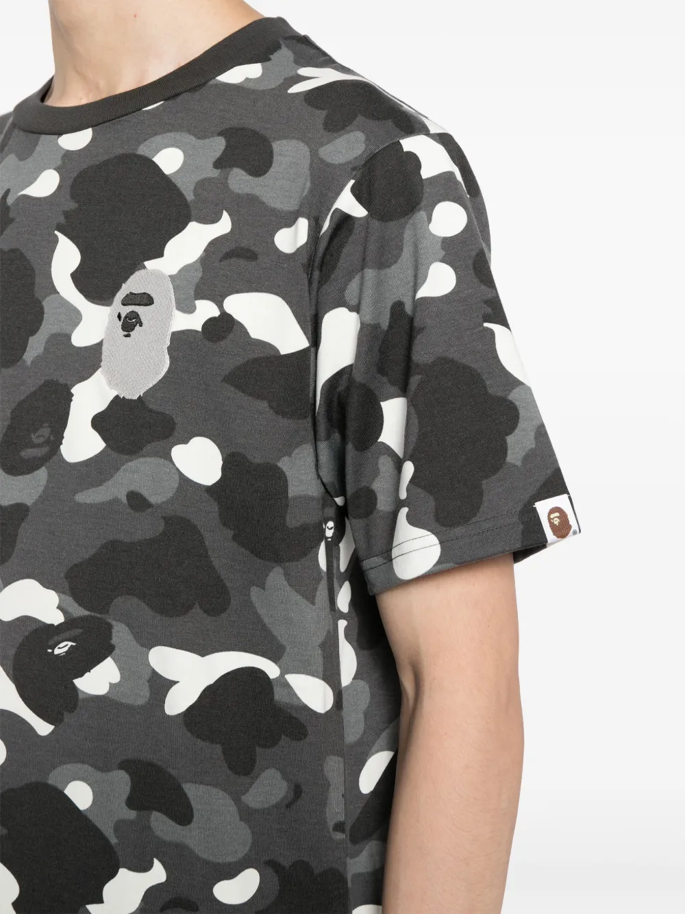 A BATHING APE® カモフラージュ Tシャツ | グレー | FARFETCH JP
