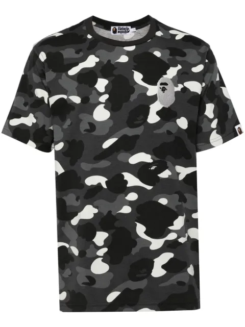 A BATHING APE® playera con estampado militar