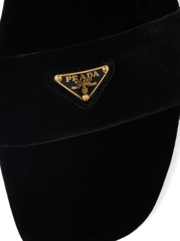 【PRADA】最新作★フラット ベルベット LOGO SLIDES Prada logo-appliqué Velvet Slides | Black | FARFETCH