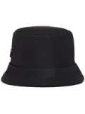 Prada logo-appliqué padded bucket hat - Black