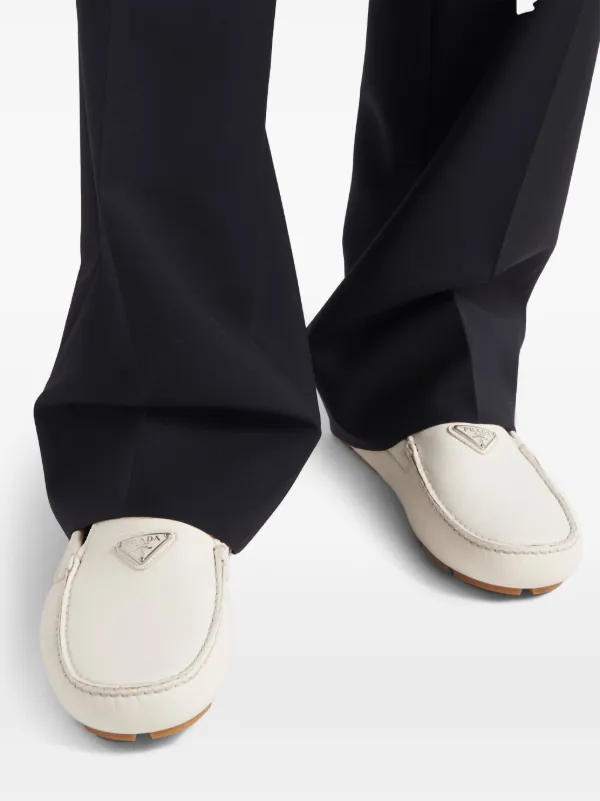 PRADA ホワイト ローファー Prada レザーローファー | ホワイト | FARFETCH JP