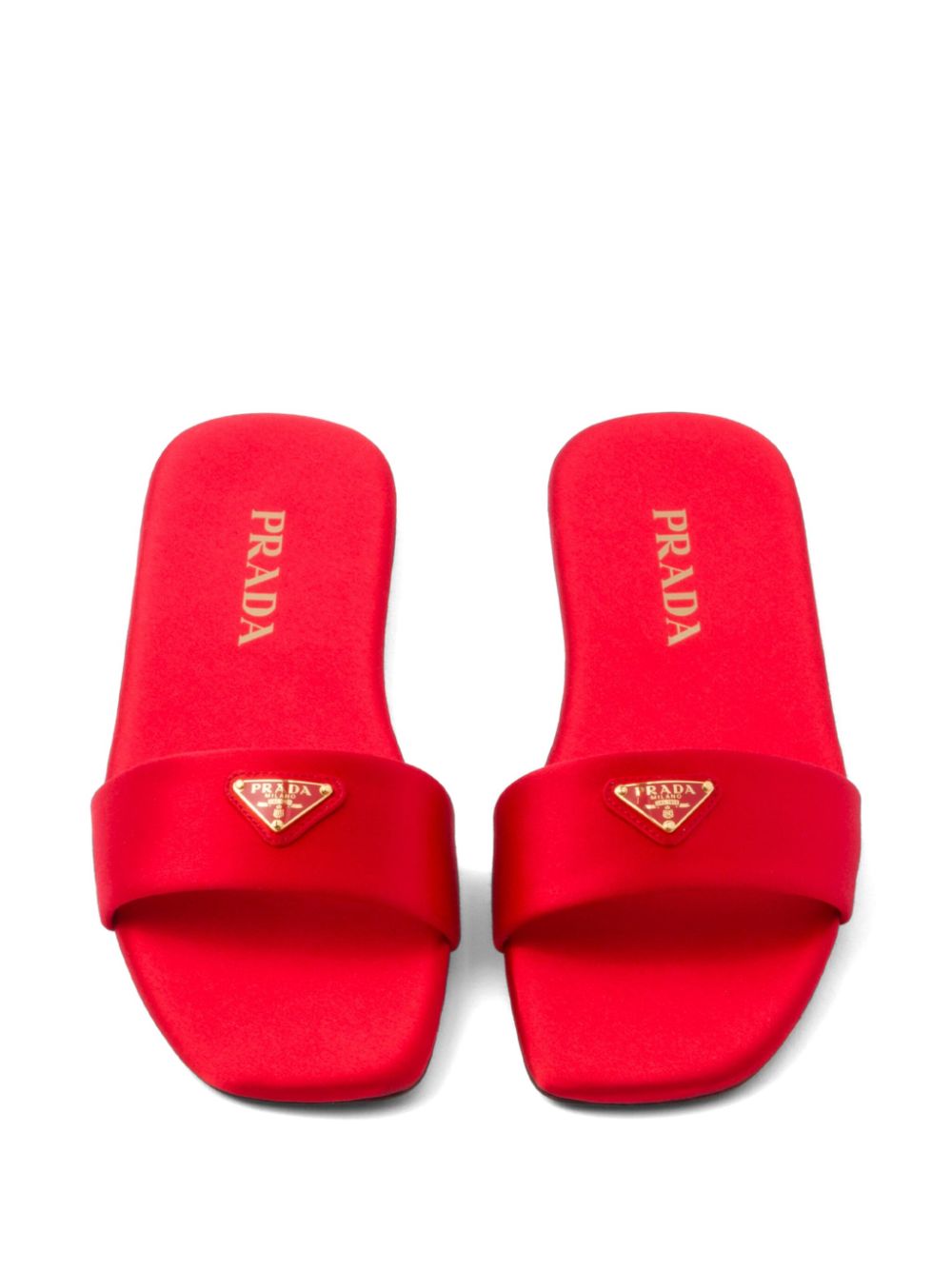 Prada Satijnen slippers met logo Rood