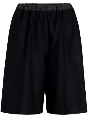 パンツ PATOU Women Shorts  Burmudas TR0020103 999 Black パンツ PATOU Women Shorts Burmudas TR0020103 999 Black