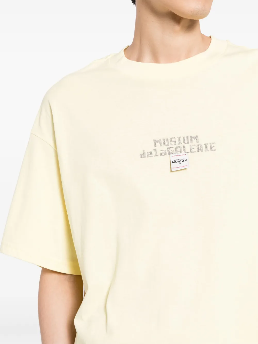 Musium Div. T-shirt met logoprint Geel