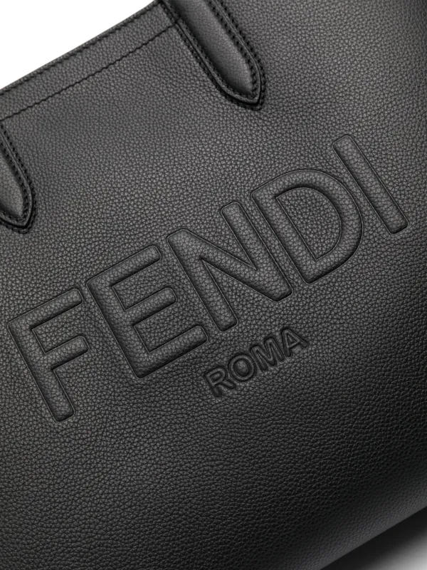 FENDI フェンディ ゴートゥ ショッパー スモール ブラックレザー