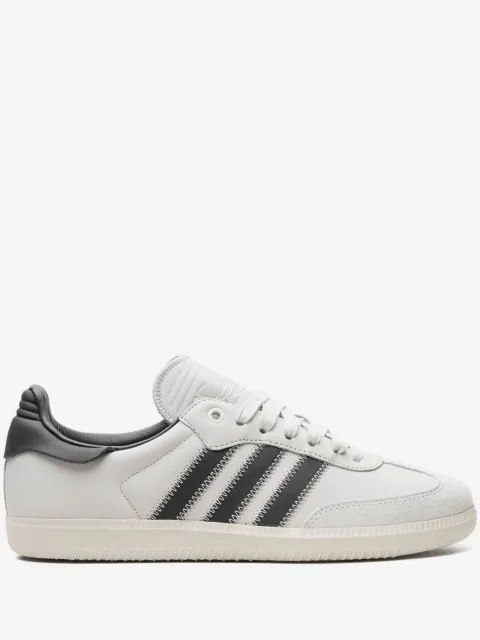 adidas tenis Samba Core Black de adidas x Pharrell Williams