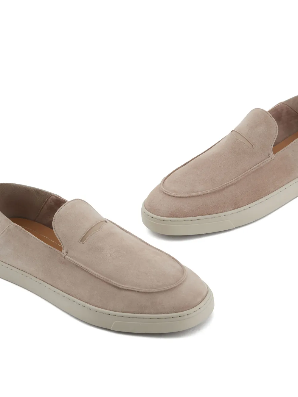 Giorgio Armani Loafers met logo-reliëf Beige